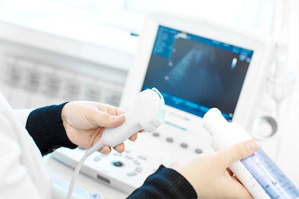 The high-resolution ultrasound devices of the Center for Outpatient Oncology Tübingen detect pathological changes and are an important part of tumor diagnostics. 
